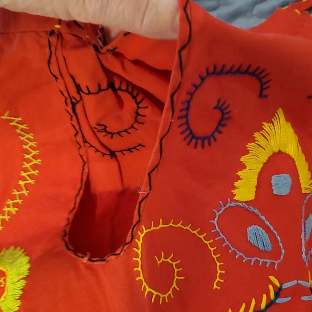 Vintage Hand Embroidered Portugal Half Apron - Picture 10 of 10